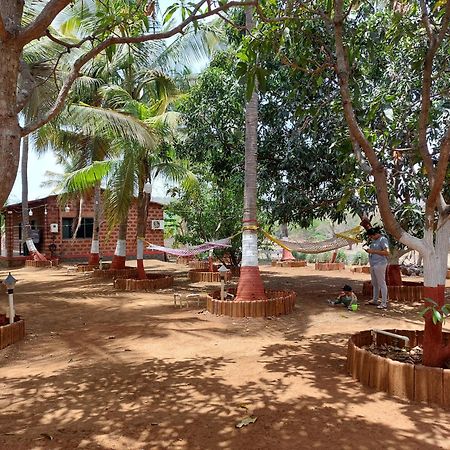 Prajakta Rest House Alībāg Extérieur photo