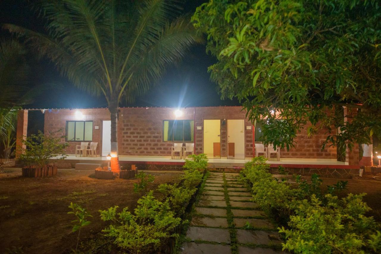 Prajakta Rest House Alībāg Extérieur photo