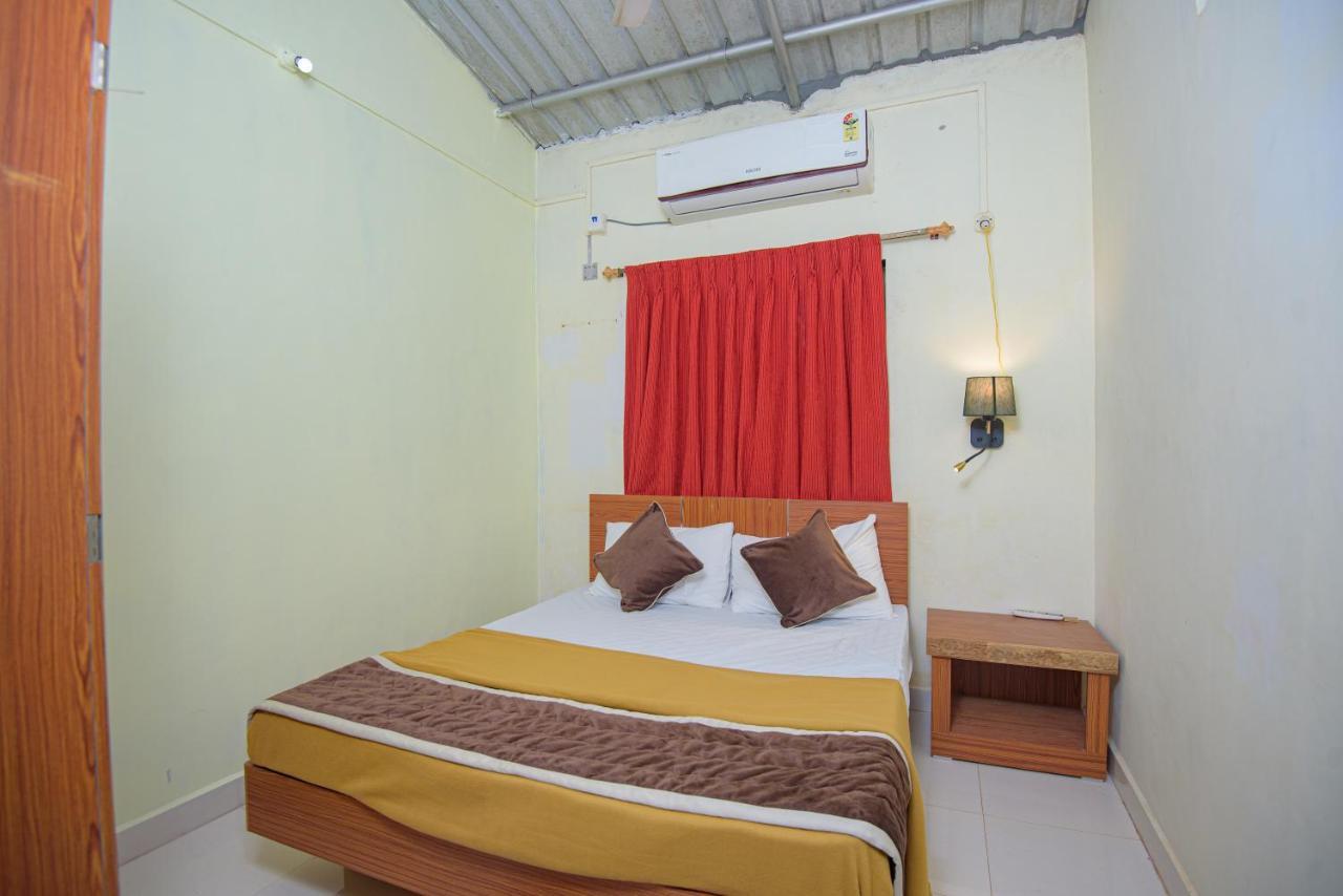 Prajakta Rest House Alībāg Extérieur photo