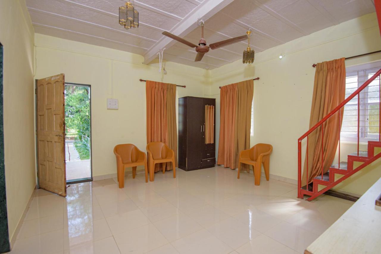 Prajakta Rest House Alībāg Extérieur photo