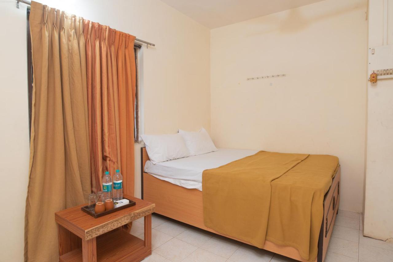 Prajakta Rest House Alībāg Extérieur photo