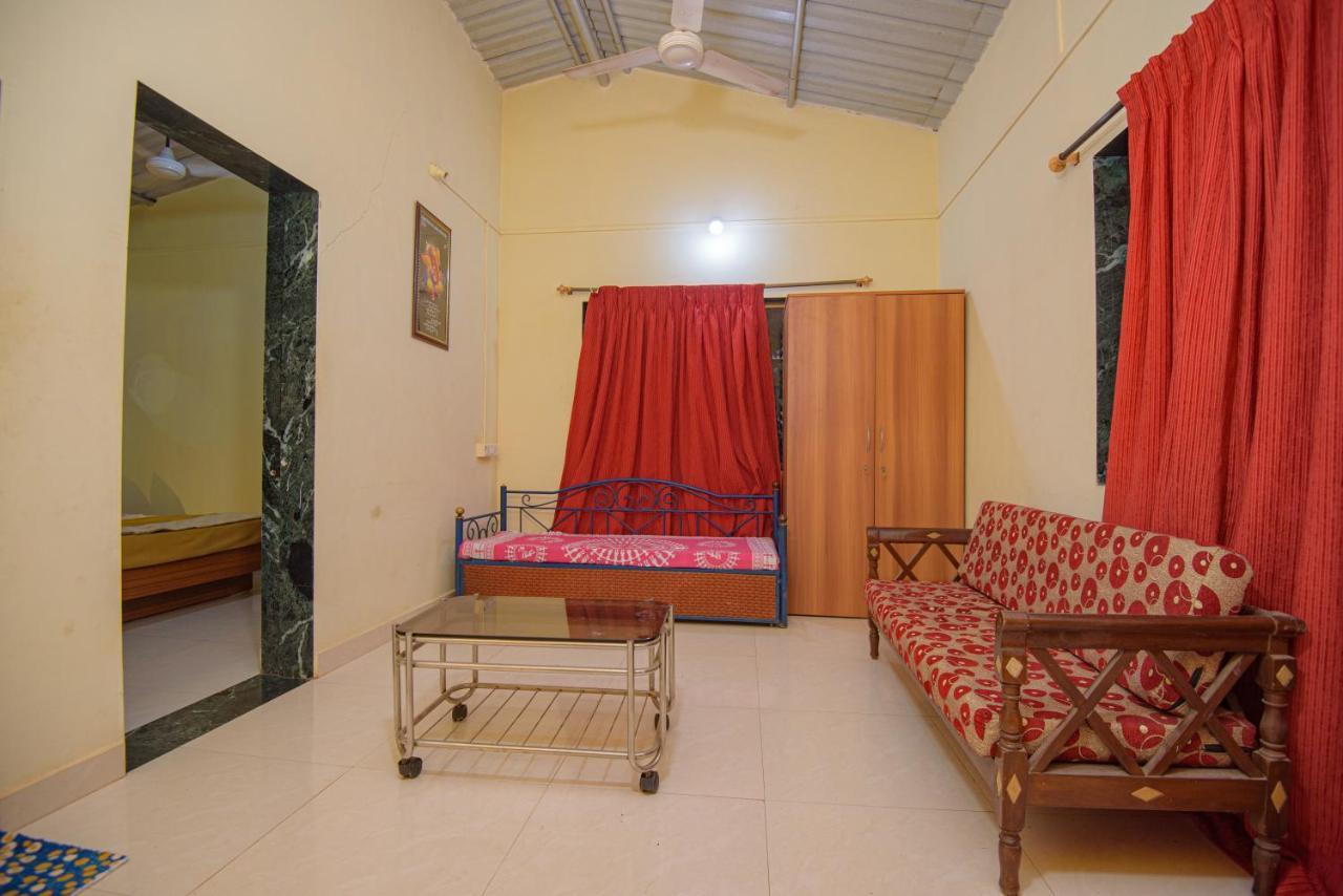 Prajakta Rest House Alībāg Extérieur photo