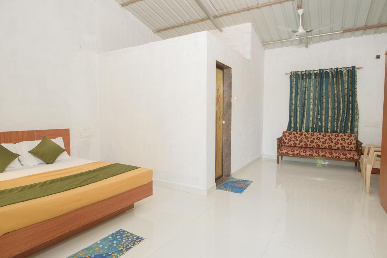 Prajakta Rest House Alībāg Extérieur photo