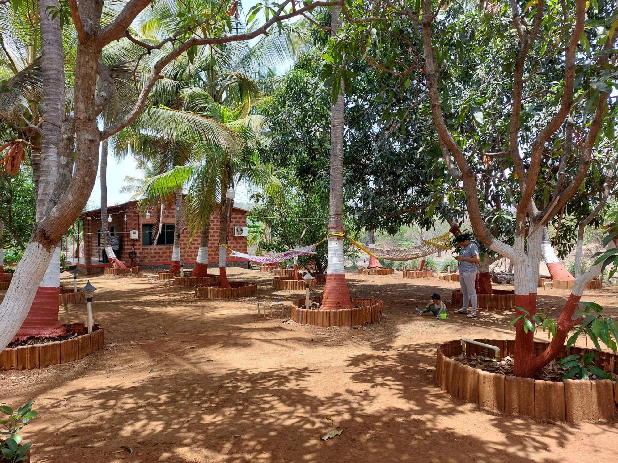 Prajakta Rest House Alībāg Extérieur photo